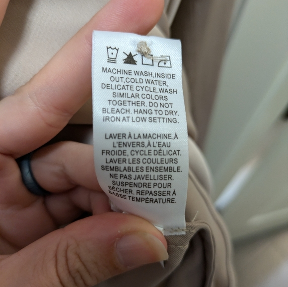 RW&Co Long sleeve button-down satin blouse - Picture 4 of 6